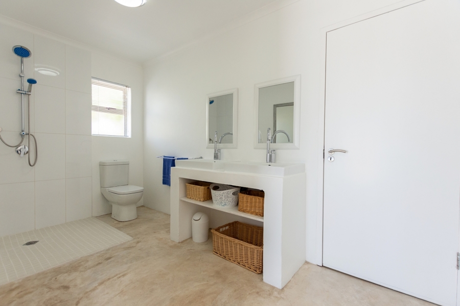 5 Bedroom Property for Sale in Golden Mile Western Cape